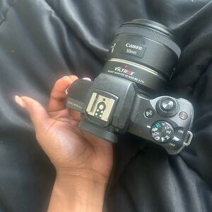 Hello, shop this 1 time usage cannon camera for a affordable price of 200📸